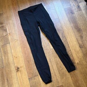 Lululemon Black leggings size 6 7/8 length with pockets